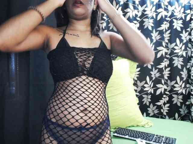 Cherryblossum143 webcam