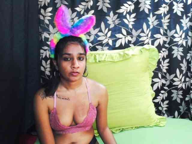 Cherryblossum143 webcam