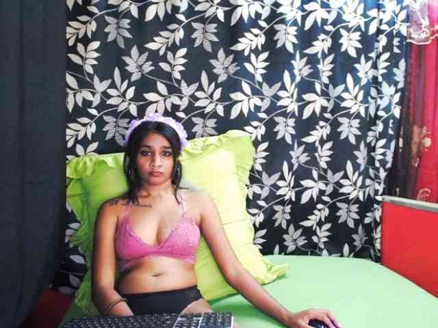 Cherryblossum143 webcam