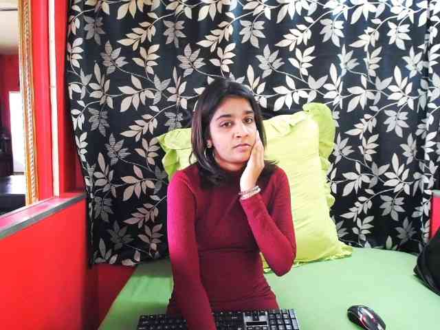 Cherryblossum143 webcam