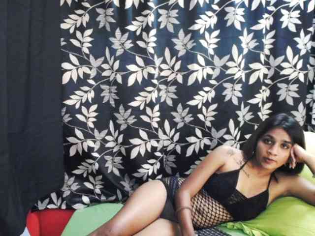 Cherryblossum143 webcam