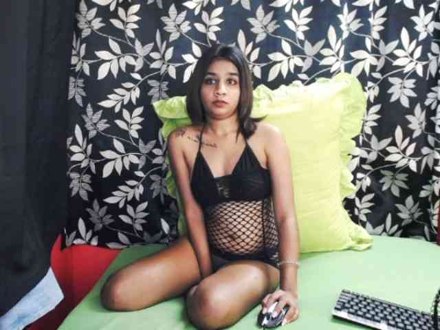 Cherryblossum143 webcam