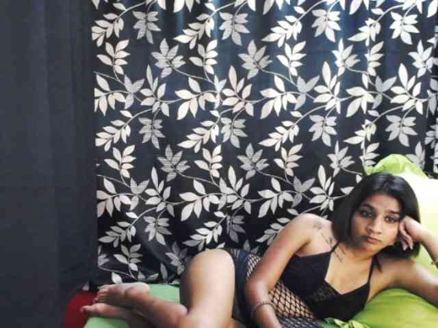 Cherryblossum143 webcam