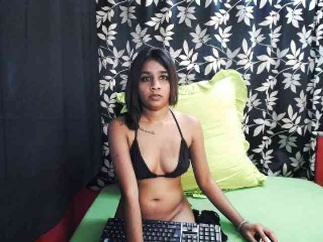 Cherryblossum143 webcam