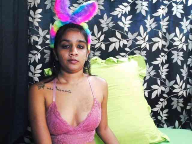 Cherryblossum143 webcam