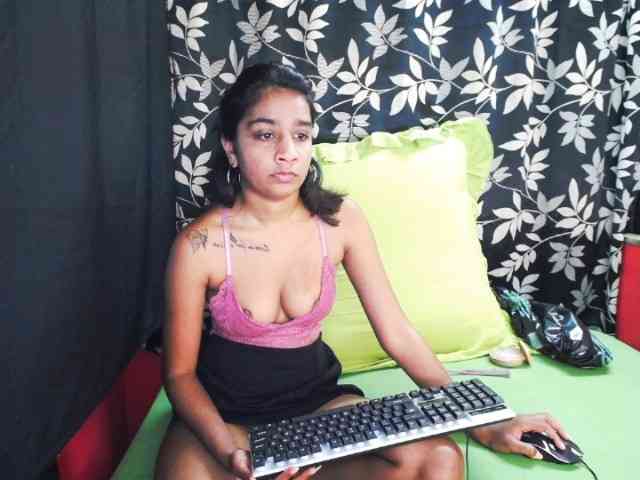 Cherryblossum143 webcam