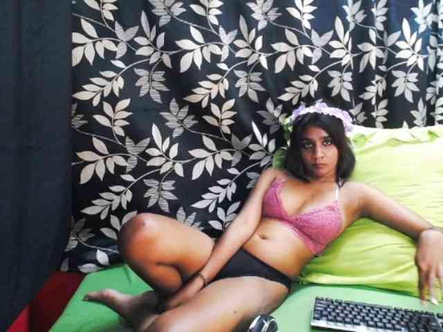 Cherryblossum143 webcam