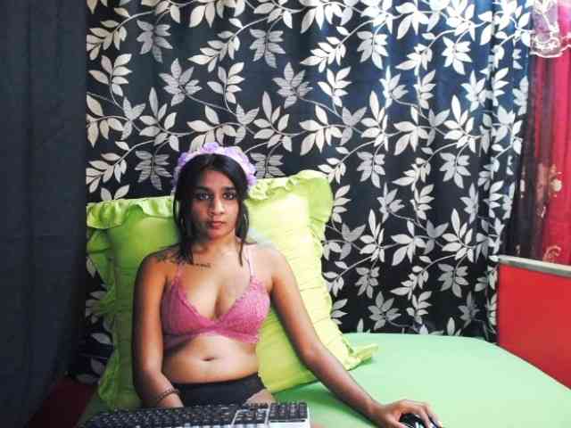 Cherryblossum143 webcam