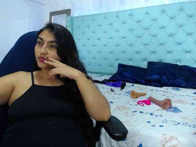 yuliet-latin69 webcam