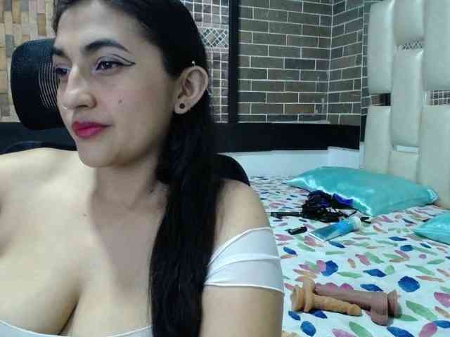 yuliet-latin69 webcam