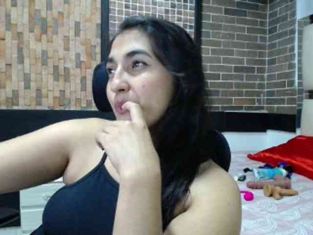 yuliet-latin69 webcam