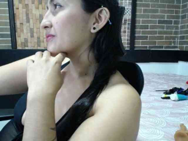 yuliet-latin69 webcam