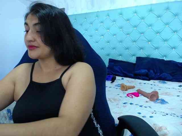 yuliet-latin69 webcam