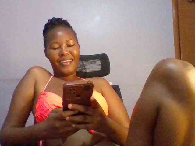 Pretty-thalia1 Live Webcam on BongaCams