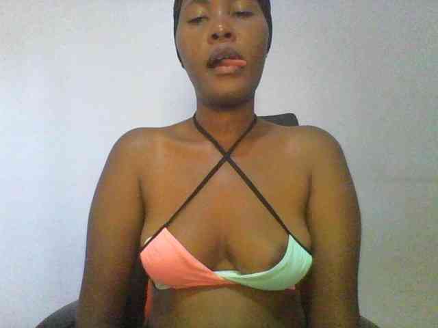 Pretty-thalia1 Pretty-thalia1