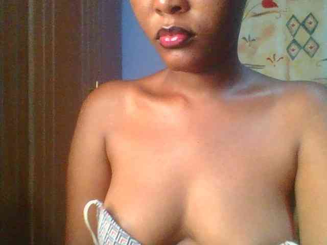 Pretty-thalia1 Live Webcam on BongaCams