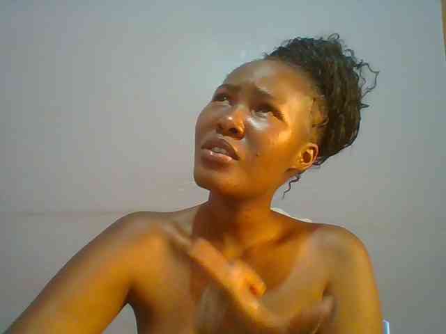 Pretty-thalia1 webcam