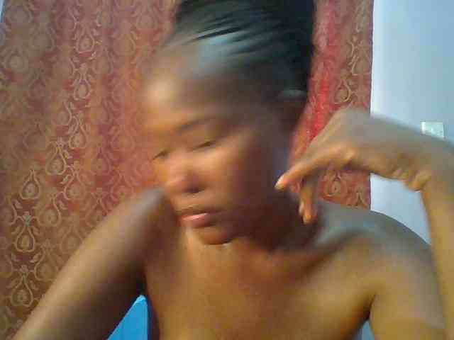 Pretty-thalia1 webcam