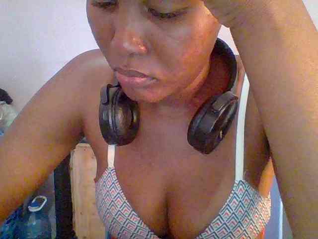 Pretty-thalia1 Pretty-thalia1