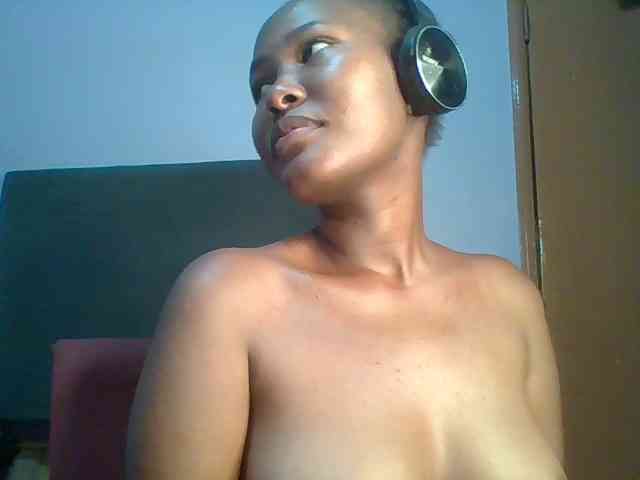 Pretty-thalia1 Pretty-thalia1