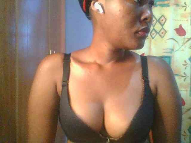 Pretty-thalia1 webcam