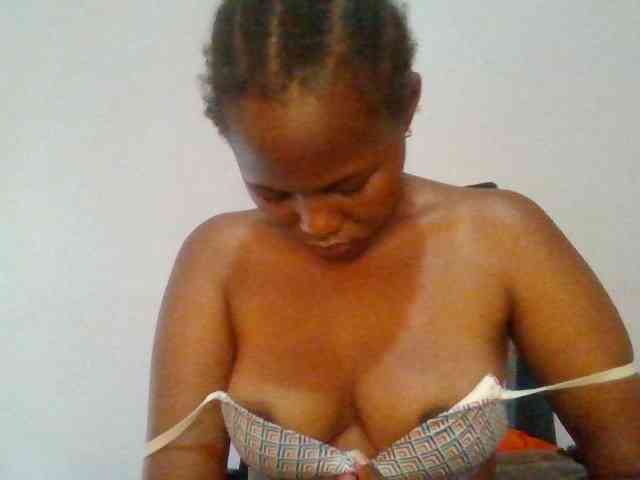 Pretty-thalia1 Pretty-thalia1