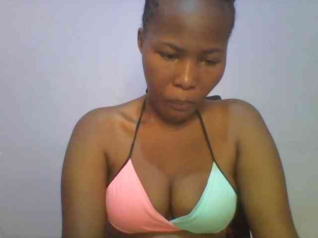 Pretty-thalia1 webcam