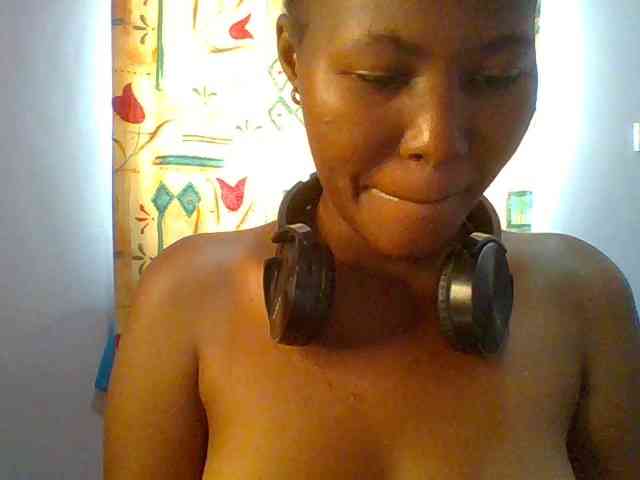 Pretty-thalia1 Pretty-thalia1