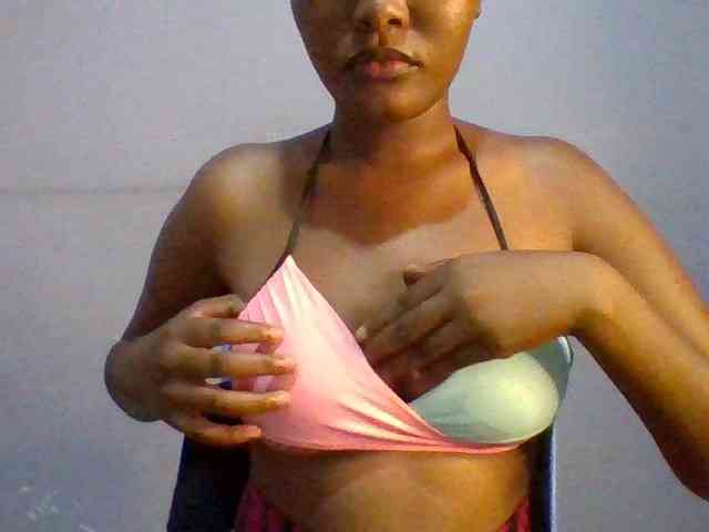 Pretty-thalia1 webcam