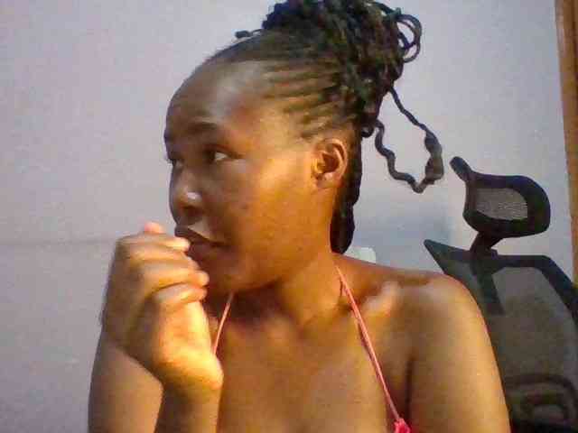 Pretty-thalia1 webcam