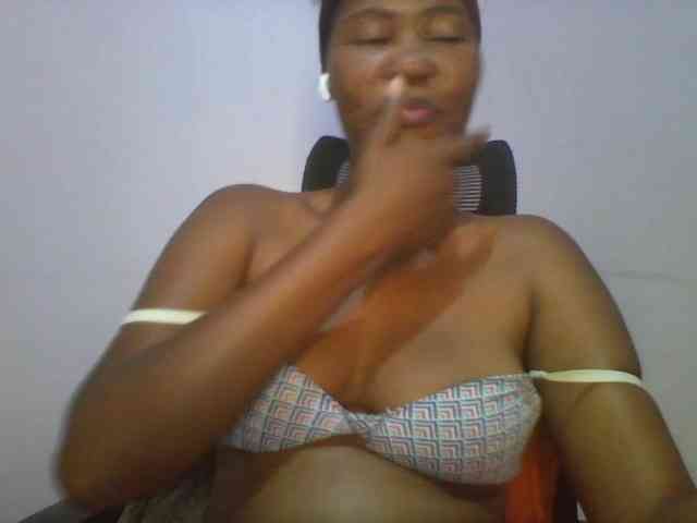 Pretty-thalia1 webcam