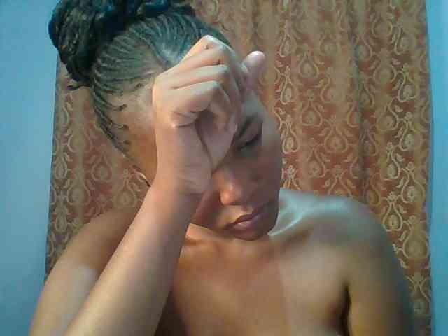 Pretty-thalia1 webcam