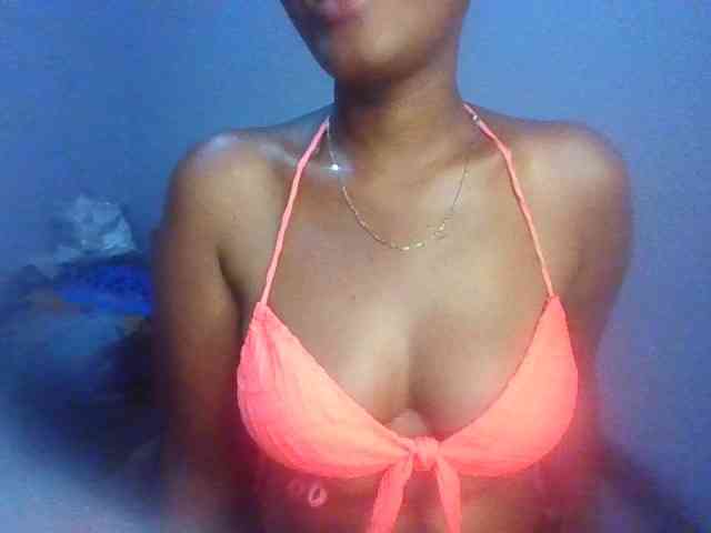 Pretty-thalia1 webcam