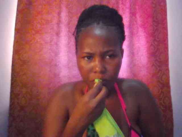 Pretty-thalia1 webcam