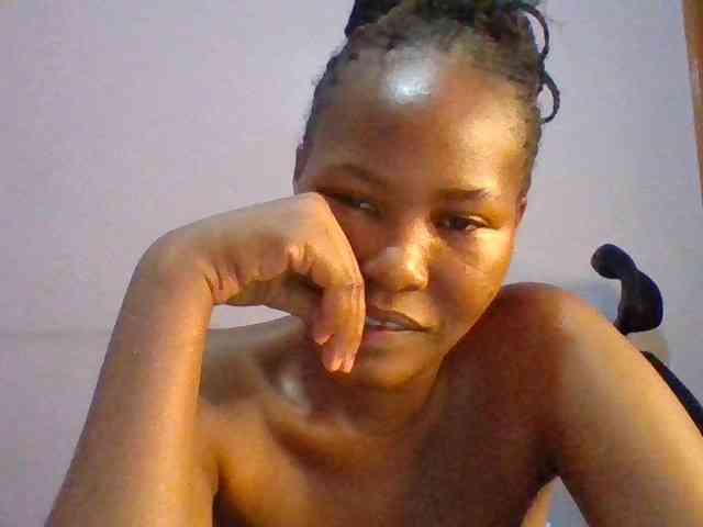 Pretty-thalia1 webcam