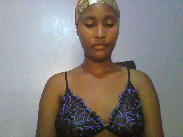 Sweet-boo Live Webcam on BongaCams