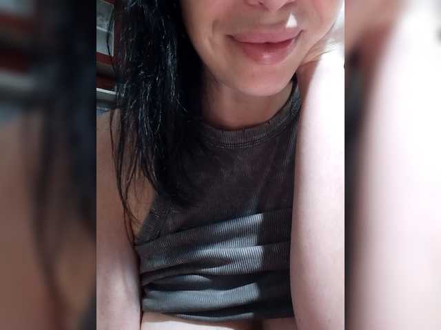 RinaRebbel's BongaCams show and profile