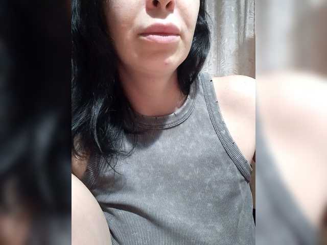 le modèle RinaRebbel est en webcam porno dans un show sur le site bongacams, il possède les tags suivants: White/Caucasian,Brunette,Shaved