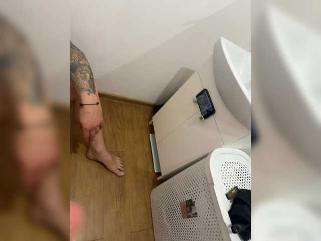 Sexypara1404's BongaCams show and profile