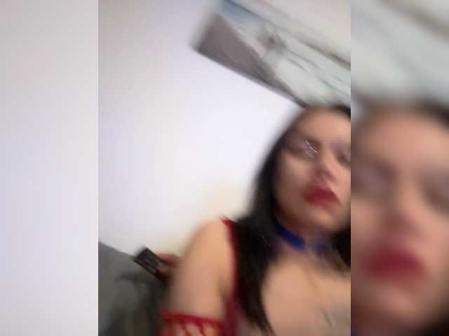 Sexypara1404's BongaCams show and profile