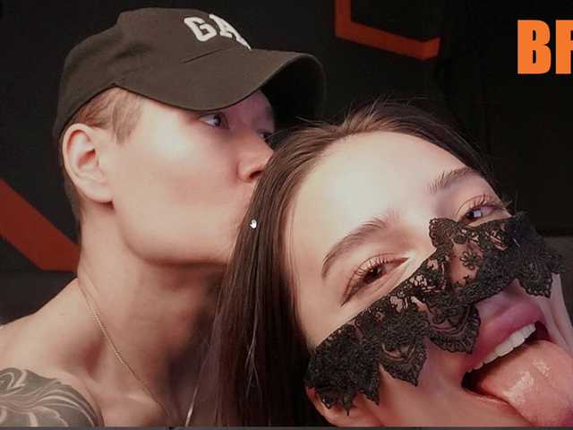 Ajuicycouple broadcasting live