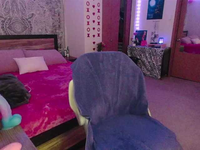 MaciMay's BongaCams show and profile