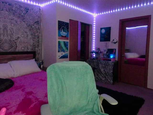 MaciMay's BongaCams show and profile