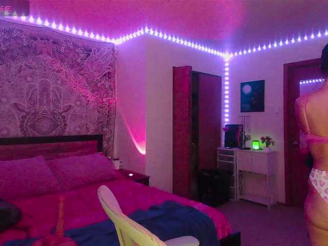 MaciMay's BongaCams show and profile