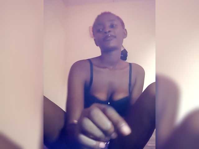 sexykimxx's BongaCams show and profile