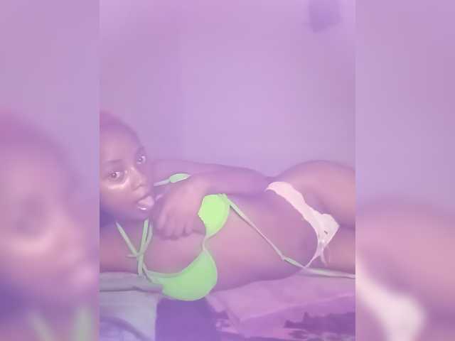 sexykimxx's BongaCams show and profile