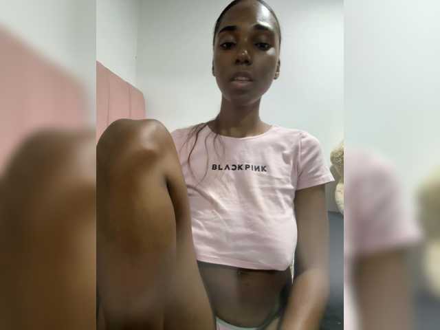 Kyllie's BongaCams show and profile