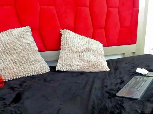 ScarletClaire webcam