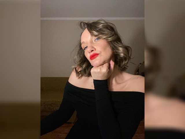 Monro – webcam model profile photo