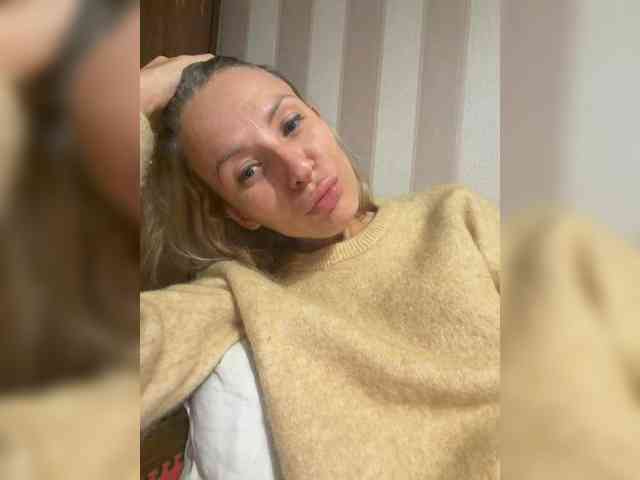 Peluchealo Live Webcam on BongaCams